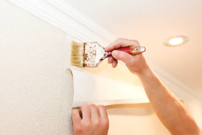 Pose de papier peint au Cuing — revêtements muraux et toiles de verre